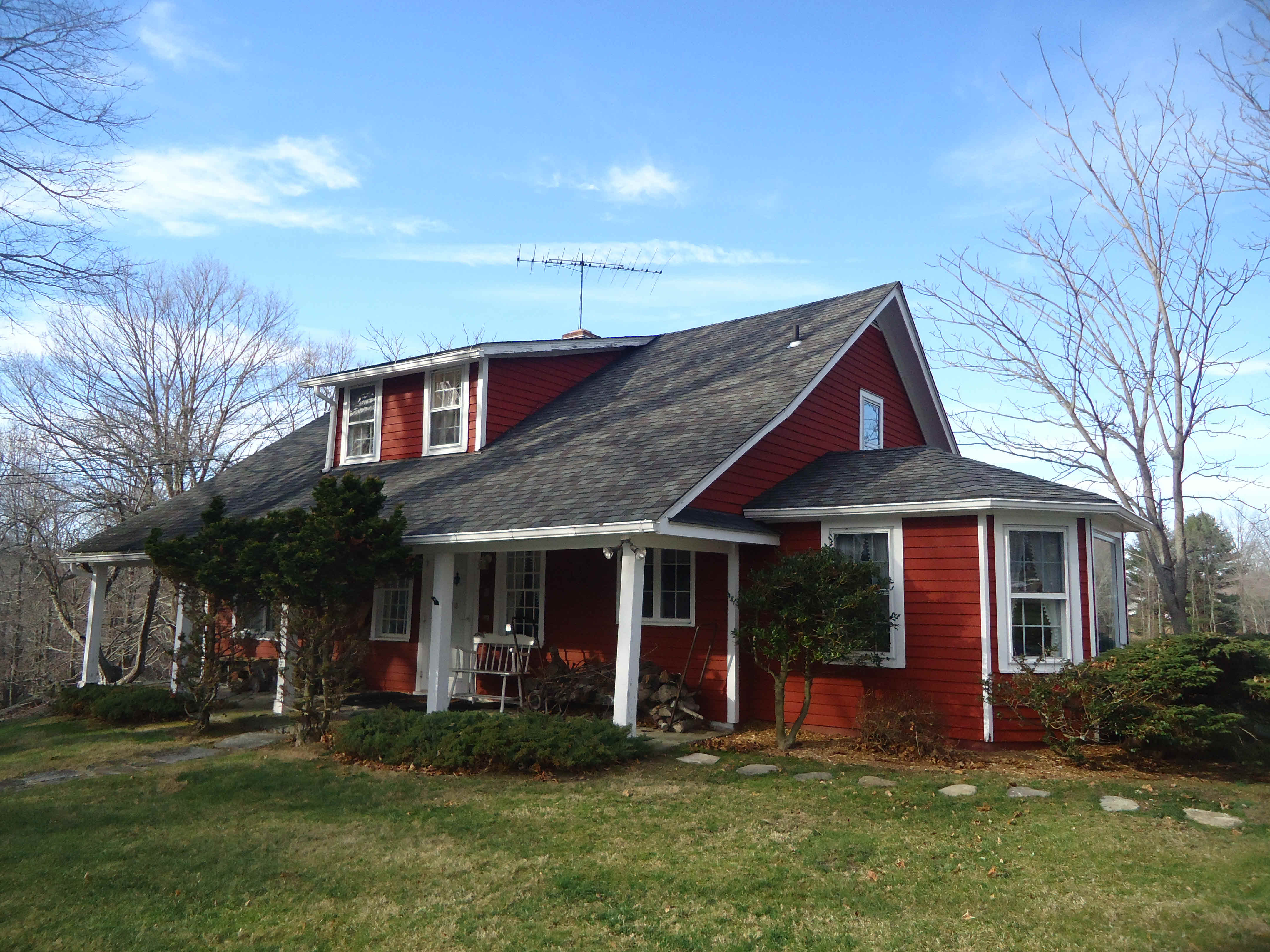 Building photograph for 15 SARAH SANFORD RD WEST